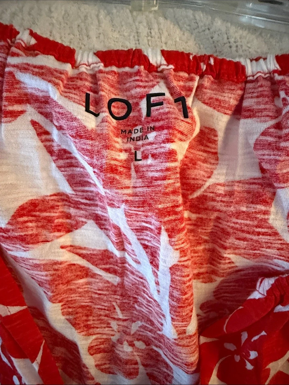 LOFT Red & White Floral V-Neck Puff Sleeve Top